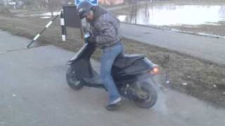 Suzuki Address v100