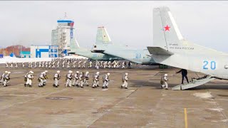Массовое десантирование подразделений морской пехоты на Камчатке