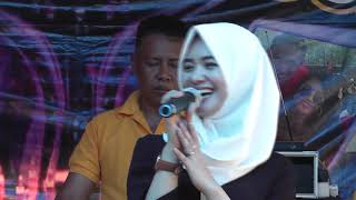Paket Komplit!! pintar merias  pintar nyanyi juga