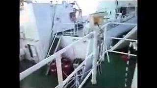 越南海警船追擊撞擊中國海监船Vietnamese ship bumping into China ship
