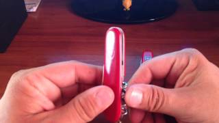 Victorinox Waiter vs Bantam