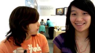 Apple Store-Someone has to pee!!!!