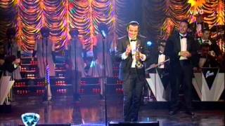 Martin Bossi. Imitaciones de cantantes de habla inglesa. Showmatch 2014.