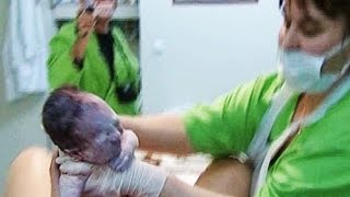 Szülés 11. fejezet: A kitolási szakasz, azaz a baba megszületése