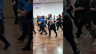 BACIAMI E BALLAMI || AMICI 22 || BALLI DI GRUPPO 2023 || Andrea Stella || Aaron || SHORTS ||