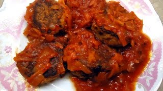 Рыбные котлеты из консервов под овощным соусом