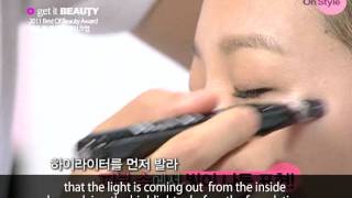 Get It Beauty - Red lip point make-up (CJ E&M)