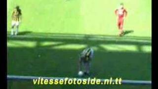 Knol scoort de 1-0 tegen FC Twente uit een penalty