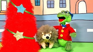 Крокодил Гена и веселый Ежик поют детскую песню - В лесу родилась Ёлочка ! Зверята для детей :)