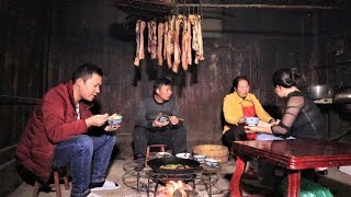 【鑫哥】爸妈头次吃重庆火锅，作为湖南人的老爸都直呼辣