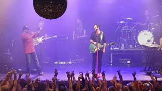 Thomas Rhett Manchester parking lot party