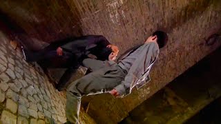日本武士瞧不上小哥的功夫，惹得小哥狂追他3條街，最終被1腳踩死！