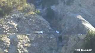 Опасные горные дороги Черногории: грузовик и ущелье (Dangerous mountain roads of Montenegro)