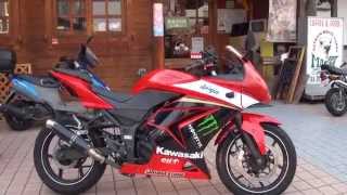 Ninja 250R　少女ライダー　ファッションモデル みたい 女性ライダー 忍者 　ハンサムな彼氏とツーリング　Kawasaki　赤忍者