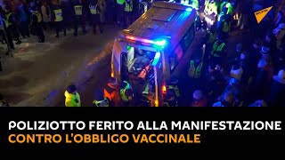 #Lettonia: poliziotto ferito durante la manifestazione contro l’obbligo vaccinale
