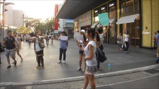Free Hugs in Taipei, Taiwan.