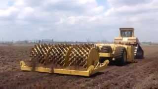 Cat D9R with Custom Drag Box and Padfoot Roller
