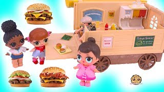 LOL Surprise Dolls Eat Fast Food At Best Burger Place EVER !?
