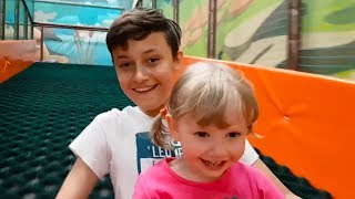 Funny Kids Indoor Playground Family Fun Play Area Slides Trampoline Nursery Rhymes Songs for Babies