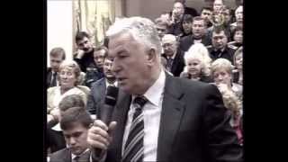 У нас полный порядок лишь с размножением чиновников