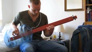 Бас гитара из бутылки ПЭТ. ♬ #ГИТАРА ♬
