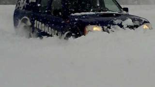 Strombuch projede všude !! Nissan NP 300 4x4 pluhuje / deep snow