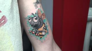 by coşkun şakre bee tattoo