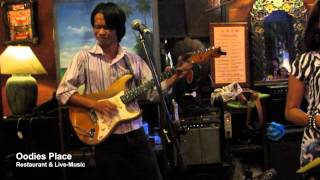 Oodies Place live Music in Koh Chang