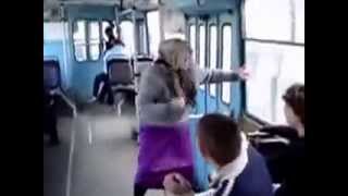 Самые смешные ржачные приколы (40) Бабуля отжигает в автобусе!!! Прикол 2013!