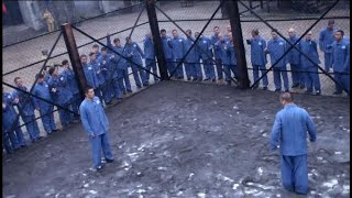 獄霸與新人在競技場決鬥，怎料新人是個硬骨頭，被揍慘了！