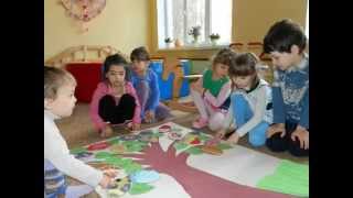 Учні Монтессорі-школи УМІ щиро вітають з Великоднем! 2015