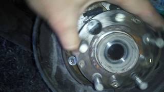 SUBARU как правильно ставить колодки ручника и внутренний (третий) сальник ступицы