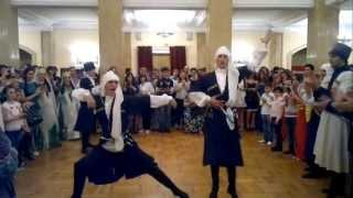 Джэгу на выпускном
