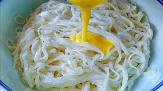 【小穎美食】麵條這樣做太香了，淋入2個雞蛋，出鍋外酥里嫩，營養又解饞