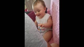 Tırnakları kesilirken gülme krizine giren çınar bebek :)
