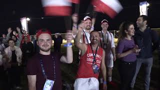 Auðtrúa aumingjar ræða fólkið á götunni í Tel Aviv