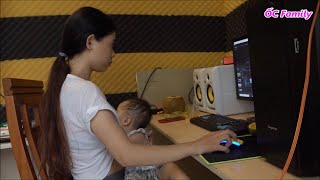 Beautiful Single Mom Breastfeeding Her Cute Baby While Working | ỐC Family