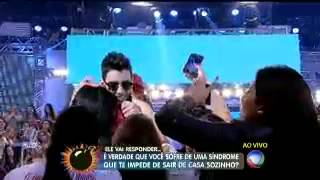 Gusttavo Lima Canta 10 Anos No Domingo Show