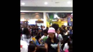 Yves Flores at SM City Lipa