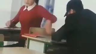 Bu qizi ota onasi bormikan.qiladigan ishini