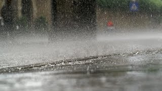 Wie fahre ich sicher bei Regen Motorrad?