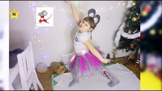 Мышиная йога челлендж  Мышка Ника выполняет позы из йоги для детей мышек смешное видео