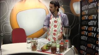 Elias Pereira ensina como fazer leite e ricota de amêndoas.