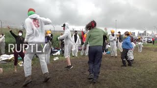 Germany: Dance, music lighten the mood as Ende Gelande blockade in Brunsbuttel continues