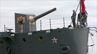 Легендарный крейсер «Аврора» вернулся на прежнее место и превратился в интерактивный музей.