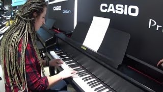 Metallica на пианино в торговом центре в самом конце видео. Тойота Центр Минск.