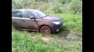 Mitsubishi Outlander mini off-road