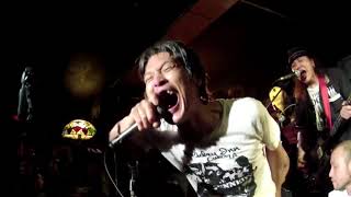 THE FOOLS / 空を見上げる