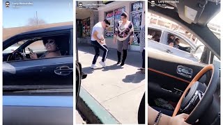 Larry y Kenia saludando a la gente por toda la calle