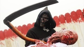 5 feet of DEATH! Grim Reaper's Scythe "ZOMBIE" Decapitation!